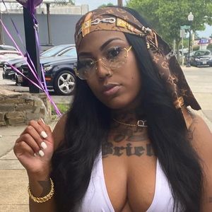 Meet your Posher, Brittney